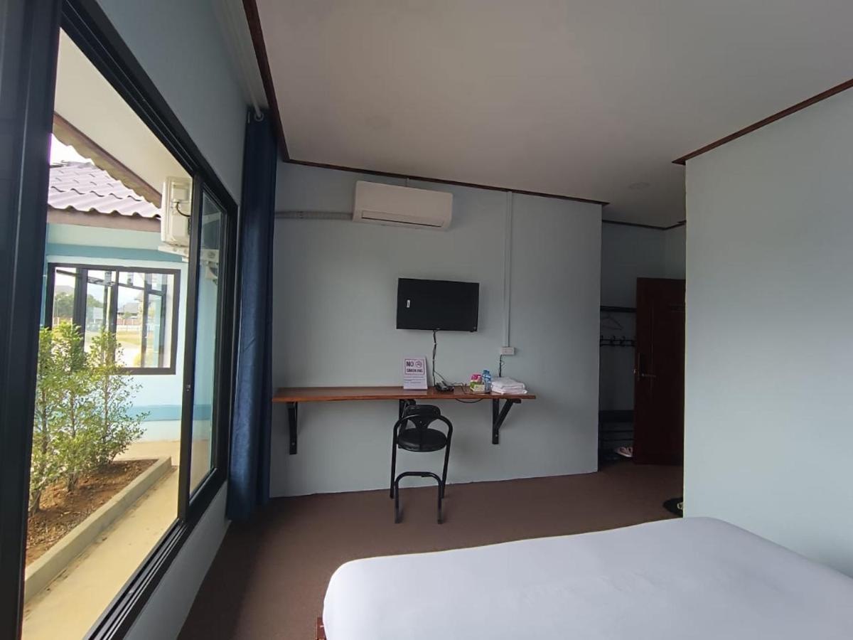 ເຮືອນພັກບີວີ Hotel Ban Thongchai-Tai Ngoại thất bức ảnh