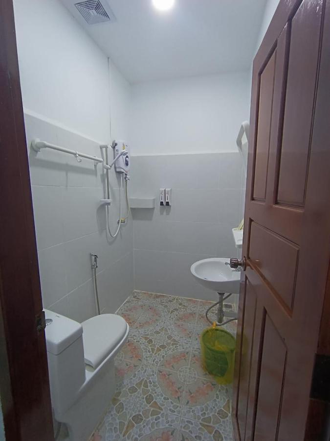 ເຮືອນພັກບີວີ Hotel Ban Thongchai-Tai Ngoại thất bức ảnh
